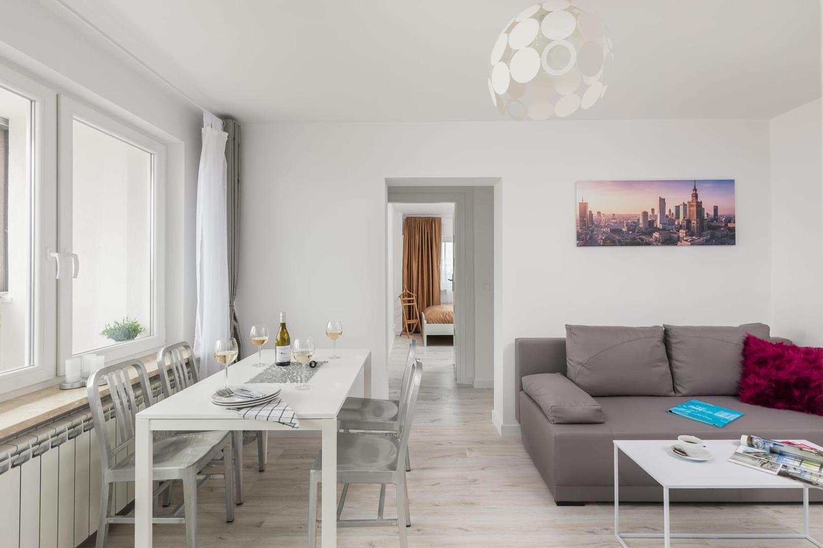 Bright And Cozy Smocza By Renters Butas Warsaw